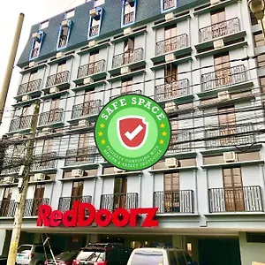 Reddoorz @ Jardin Guadalupe Nuevo Hotel